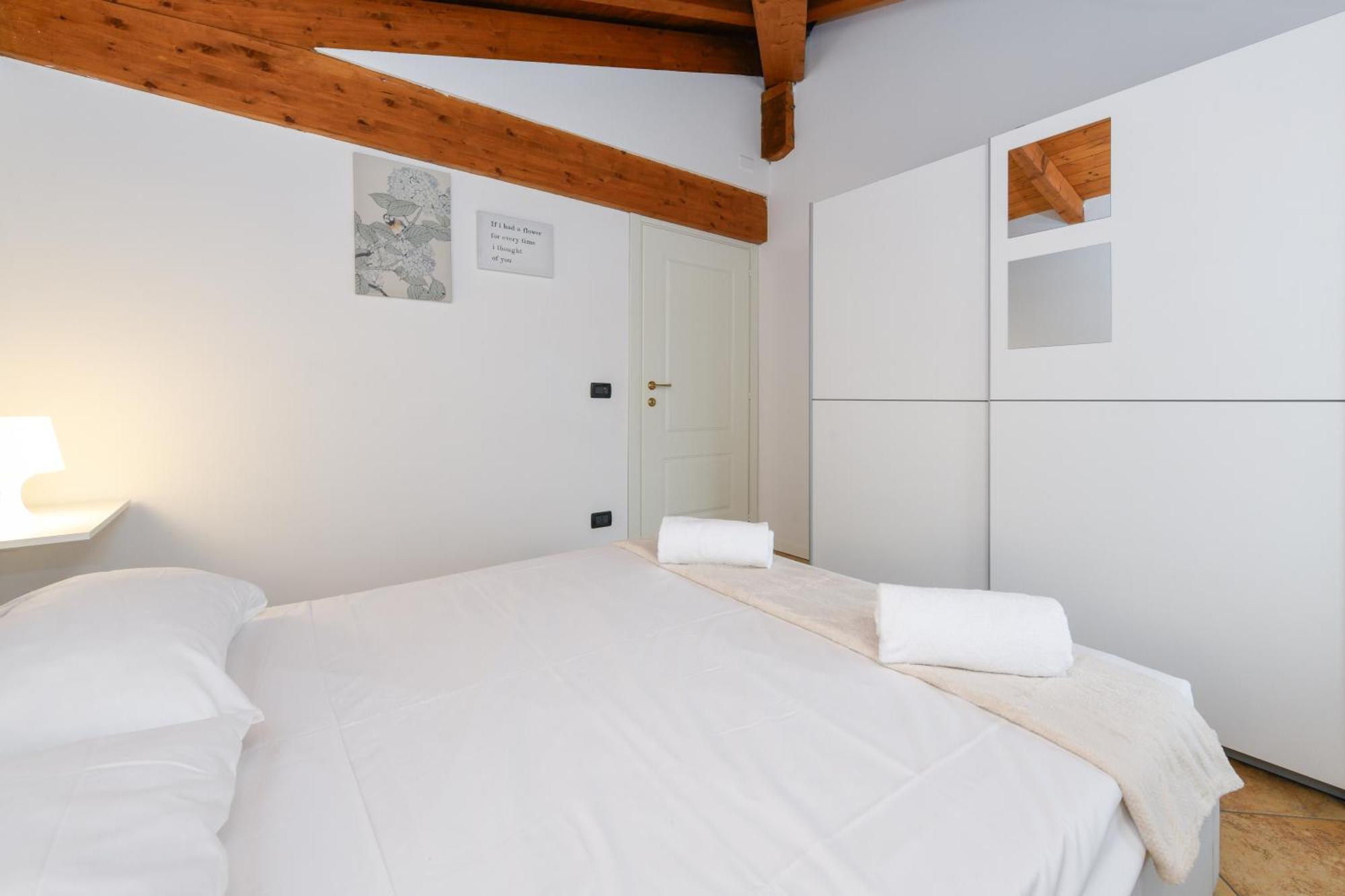 Wendy Apartment- Twobedroom & Pool & Parkprivatefree & Sports Desenzano del Garda Exterior foto