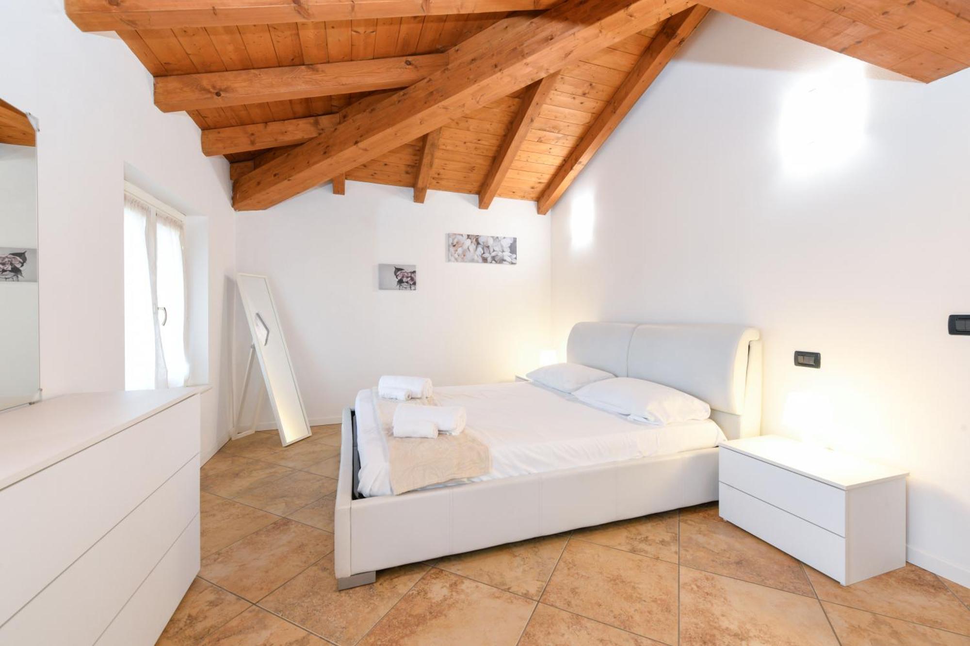 Wendy Apartment- Twobedroom & Pool & Parkprivatefree & Sports Desenzano del Garda Exterior foto