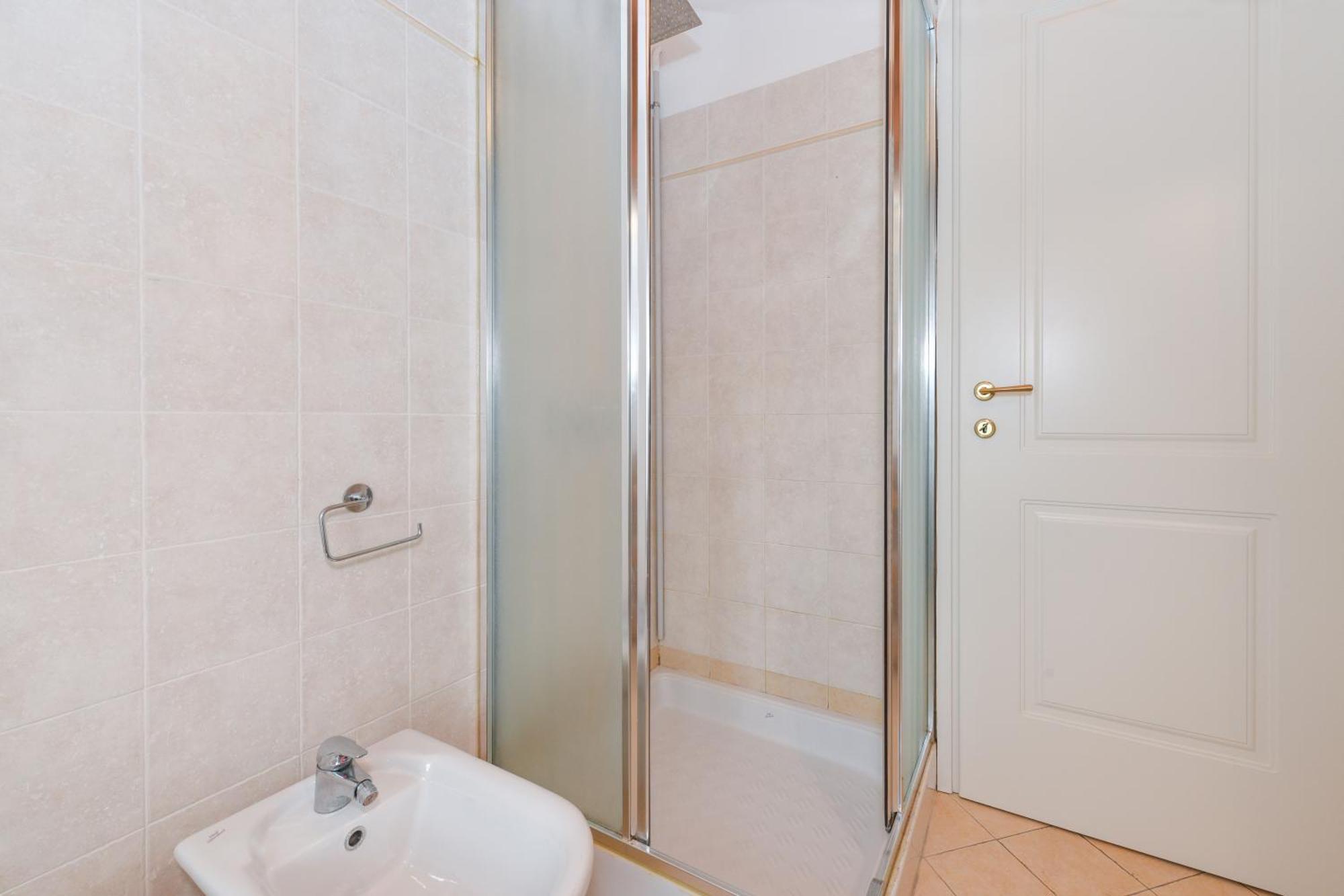 Wendy Apartment- Twobedroom & Pool & Parkprivatefree & Sports Desenzano del Garda Exterior foto