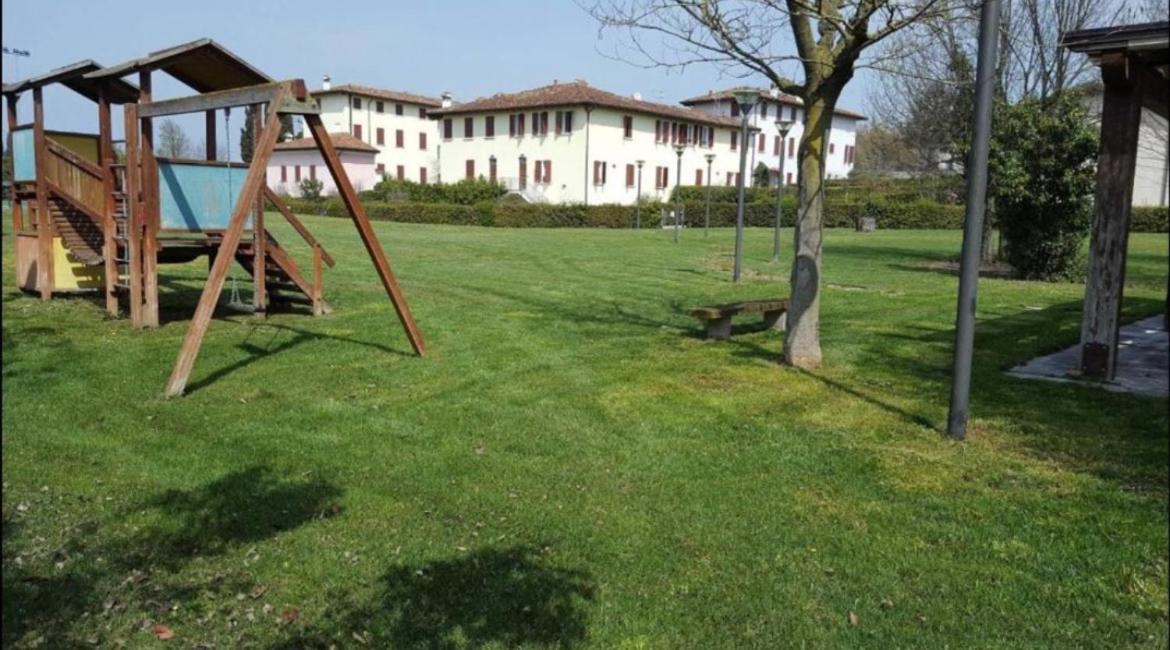 Wendy Apartment- Twobedroom & Pool & Parkprivatefree & Sports Desenzano del Garda Exterior foto